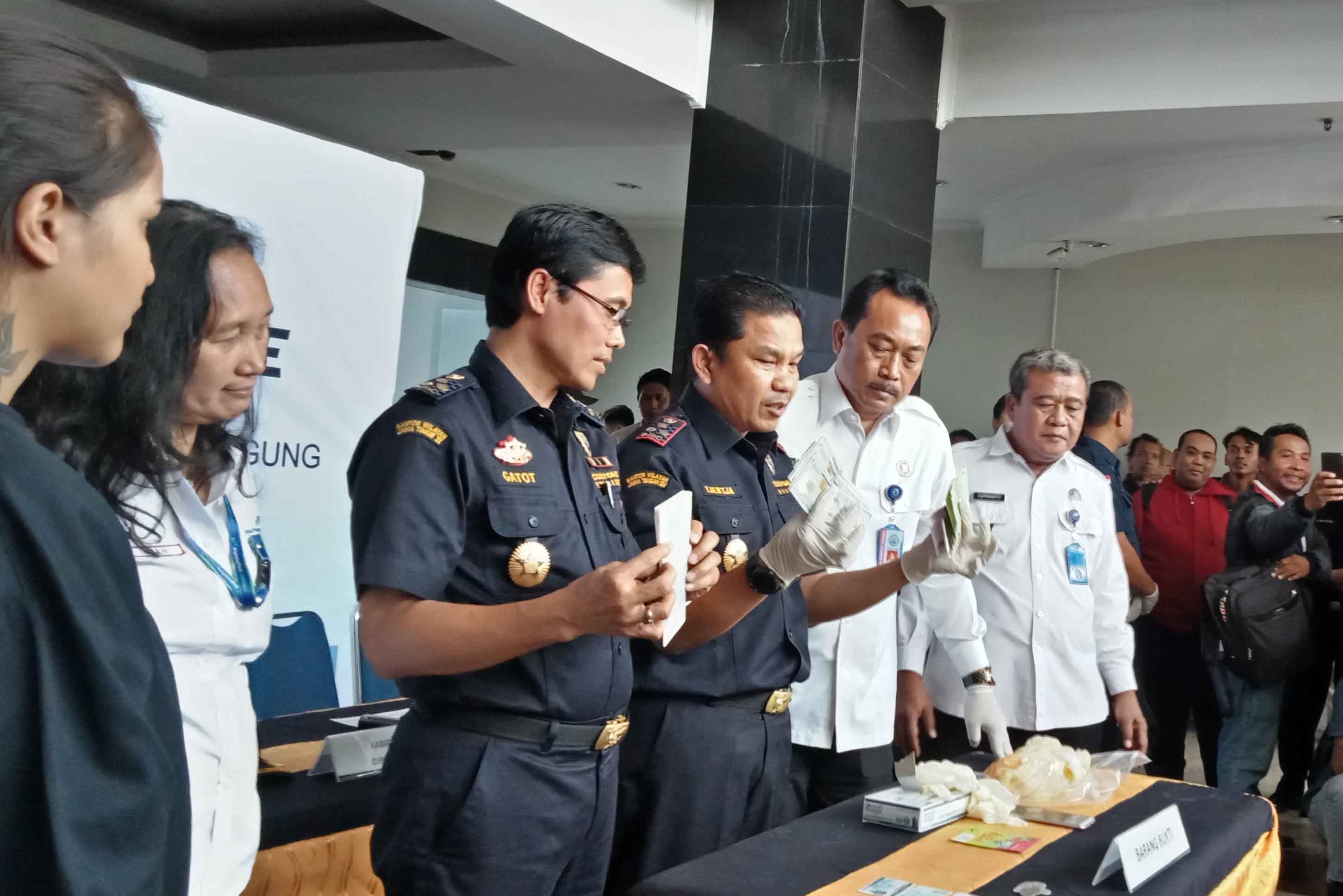Jumpa pers ungkap kasus peredaran narkotika Thailand-Indonesia di kantor Bea Cukai Semarang, Selasa, 3 Juli 2018.