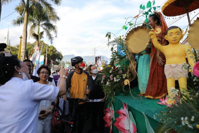 Parade Waisak