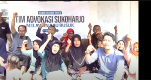 Tim Advokasi Sukoharjo Melawan Bau Busuk (SUMBU) dan Warga Terdampak Pencemaran PT RUM yang tergabung dalam Gerakan Peduli Lingkungan Sukoharjo (GPL Sukoharjo).