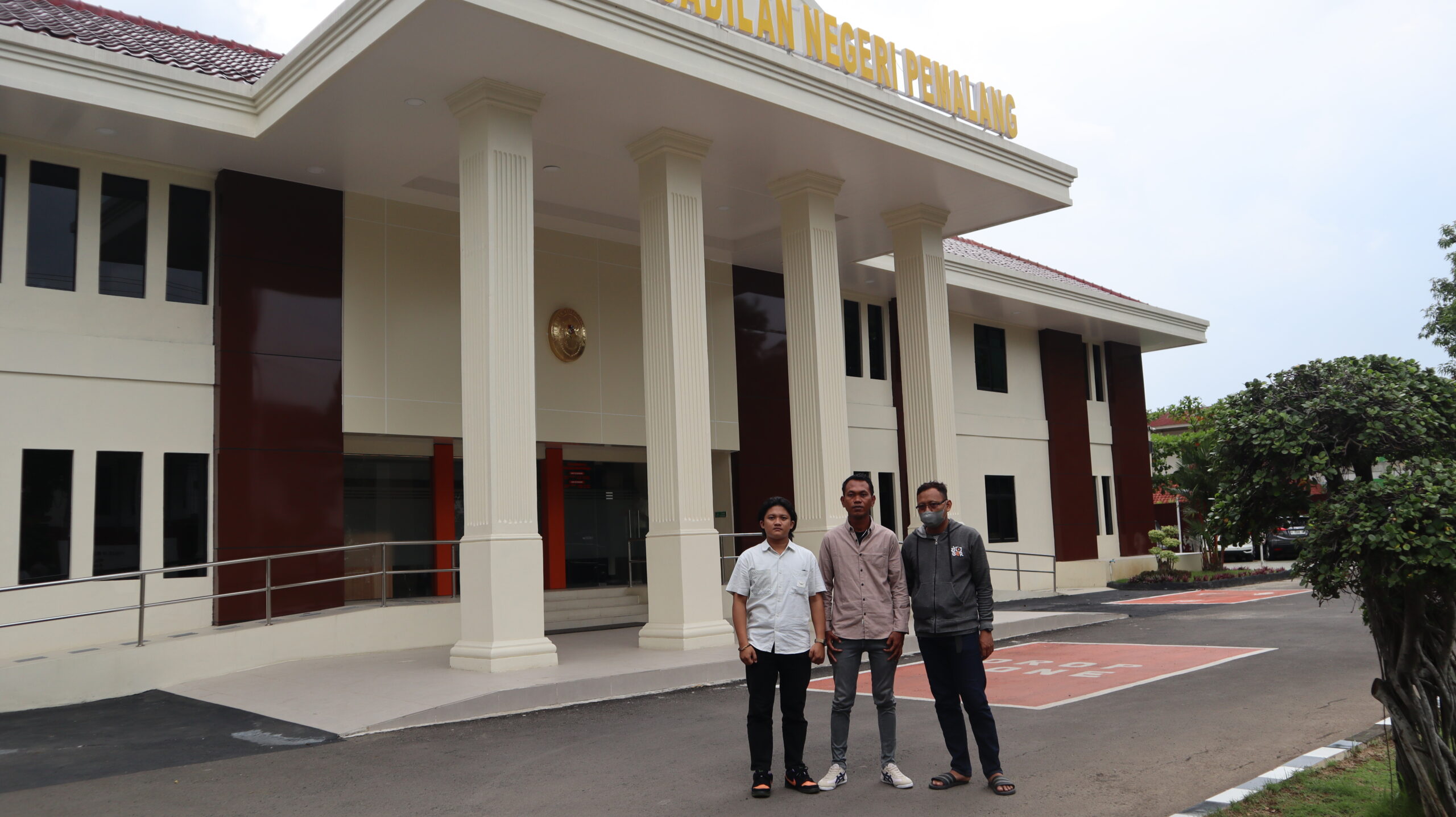 Serikat Buruh Migran Indonesia (SBMI) bersama Lembaga Bantuan Hukum (LBH) Semarang mendampingi saksi korban dalam sidang lanjutan kasus dugaan Tindak Pidana Perdagangan Orang (TPPO) yang digelar di Pengadilan Negeri Pemalang pada Senin, 16 Juni 2025