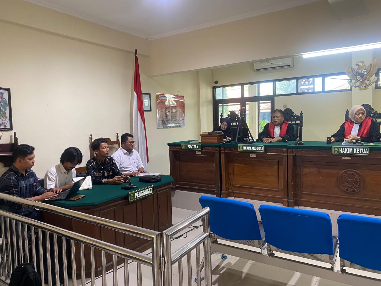 Sidang gugatan warga negara soal pencemaran laut Jateng digelar perdana di Pengadilan Negeri (PN) Semarang pada Kamis, 26 Juni 2025.